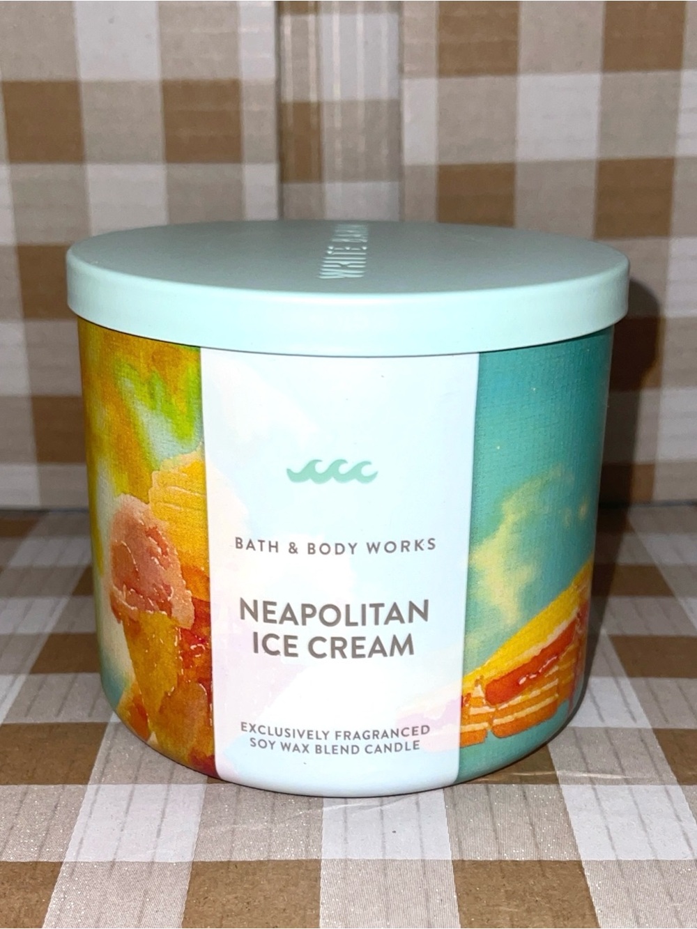 BATH & BODY WORKS NEAPOLITAN ICE CREAM 3 WICK CANDLE